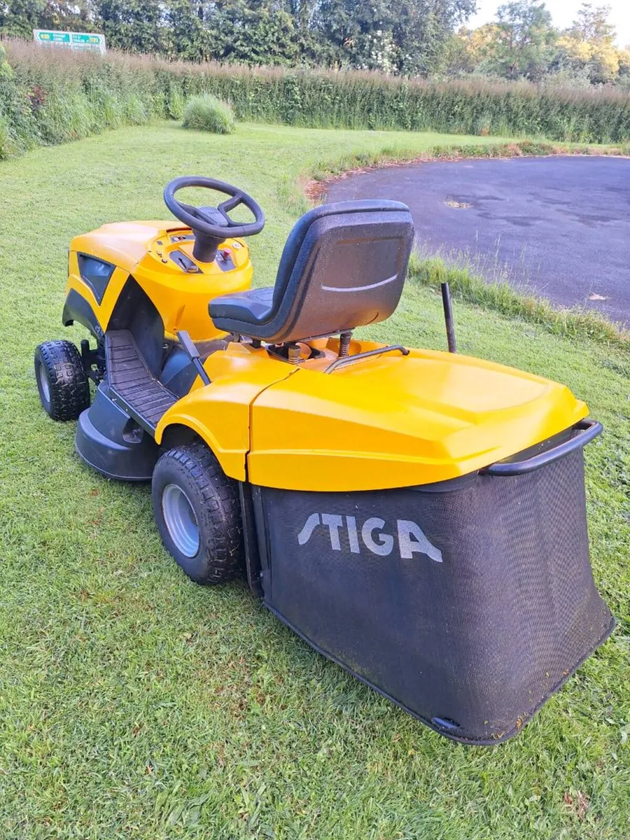 Ride on lawn mower - Image 3