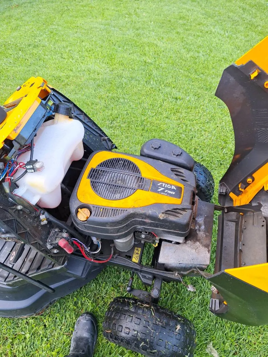 Ride on lawn mower - Image 4