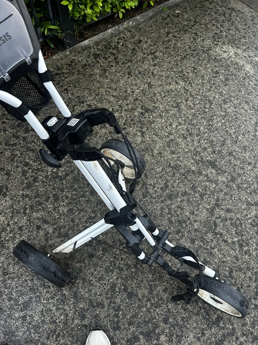 3 Wheel Golf Trolley - Image 4