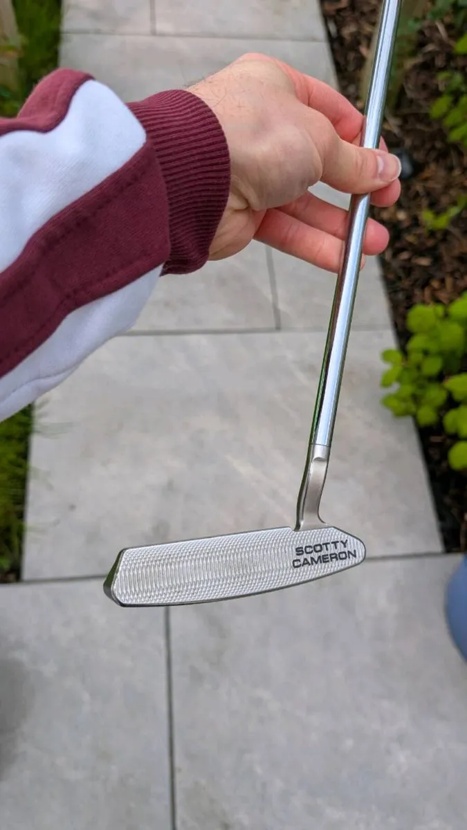 Scotty Cameron Select Newport 2.5 34 Inch - Image 2