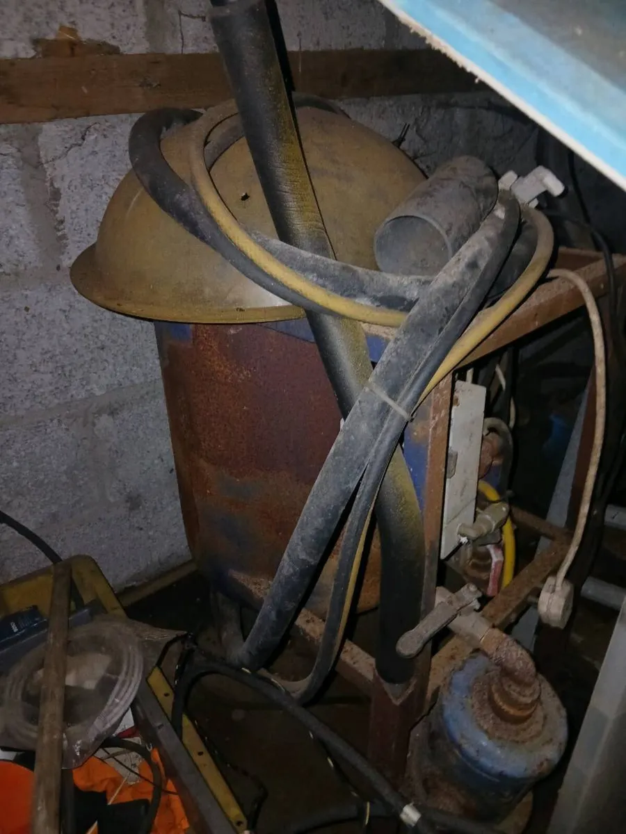 Sandblasting / Sand blast pot - Image 3