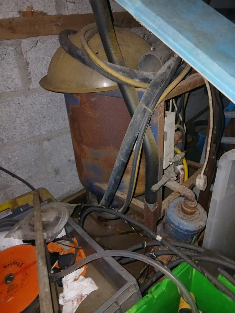 Sandblasting / Sand blast pot - Image 1