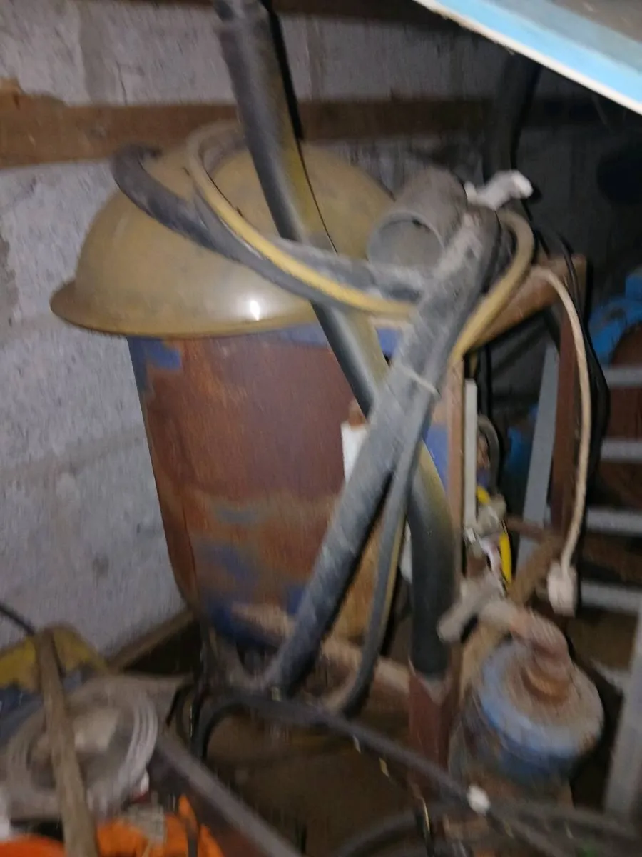 Sandblasting / Sand blast pot - Image 4
