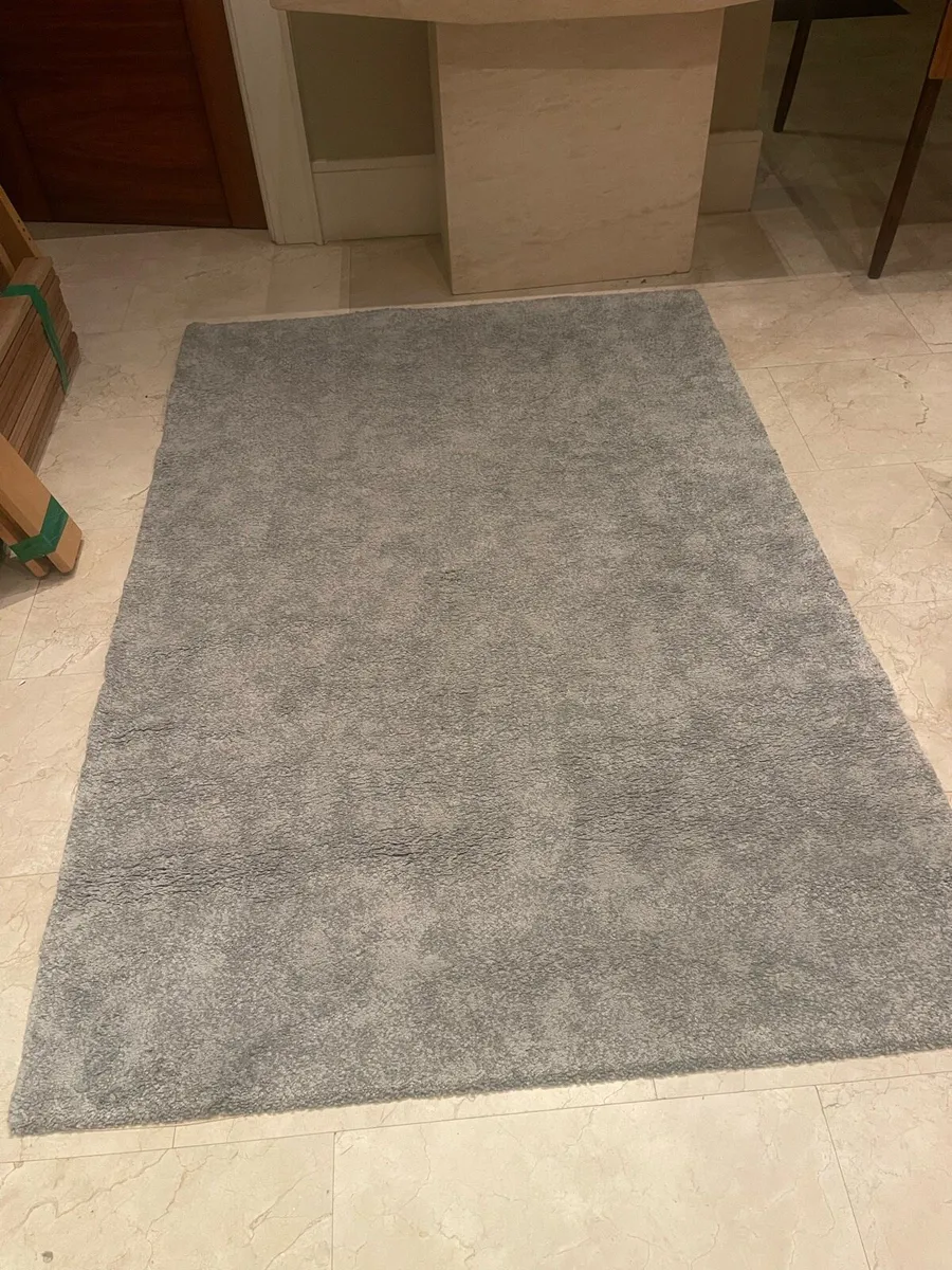 Lovely Large Grey Rug - Can Deliver