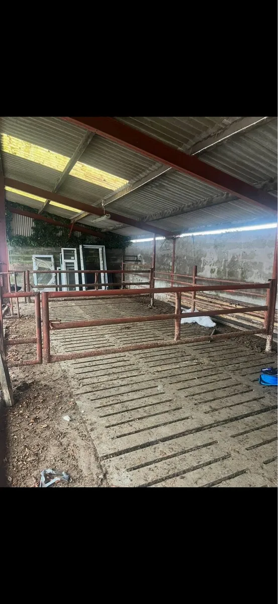 Feeding barriers - Image 2