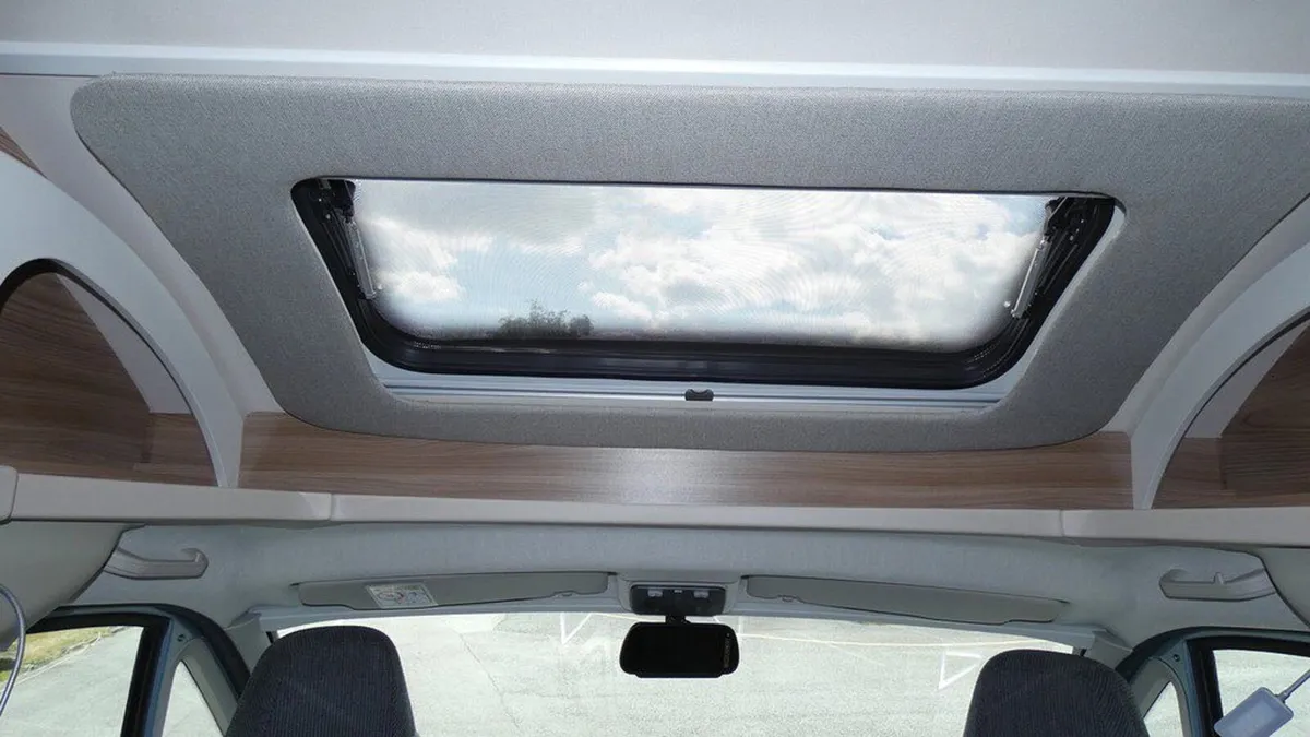 Swift Escape 684 6 berth motohome - Image 3