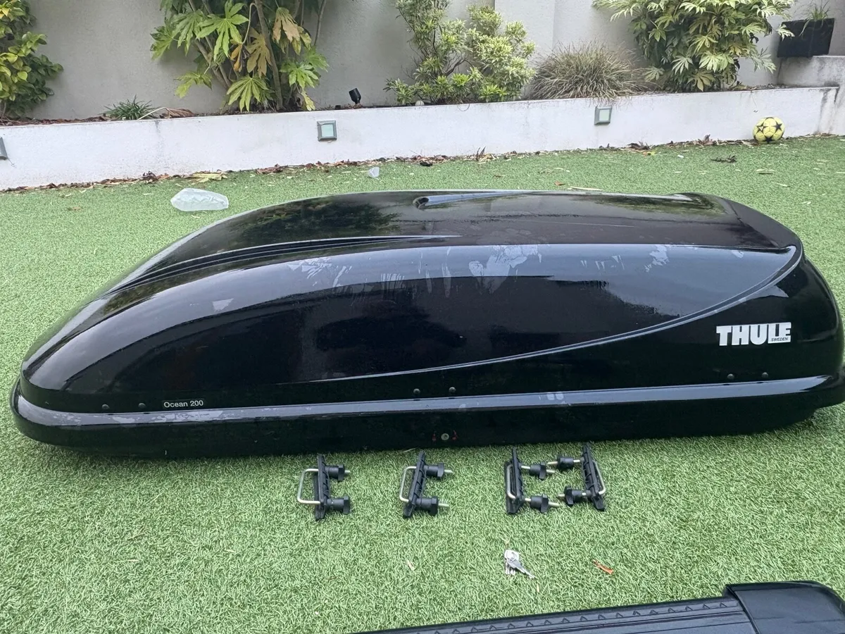 Thule Roof Box & Thule Edge Roof Bars - Image 2