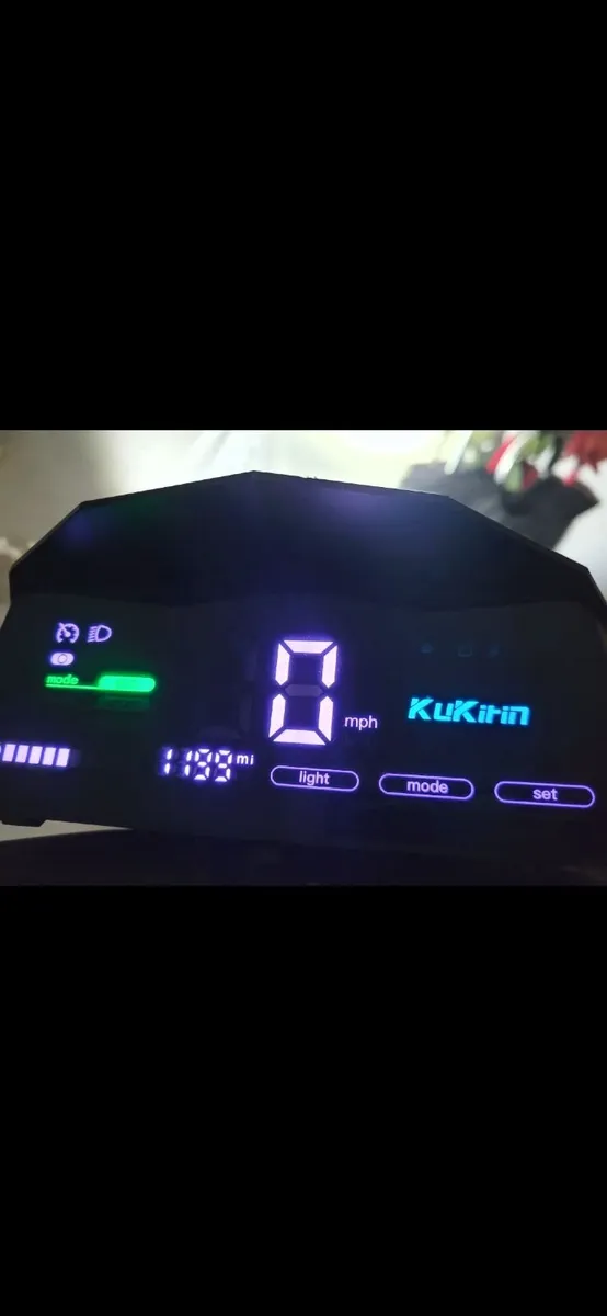 G4 scooter - Image 1