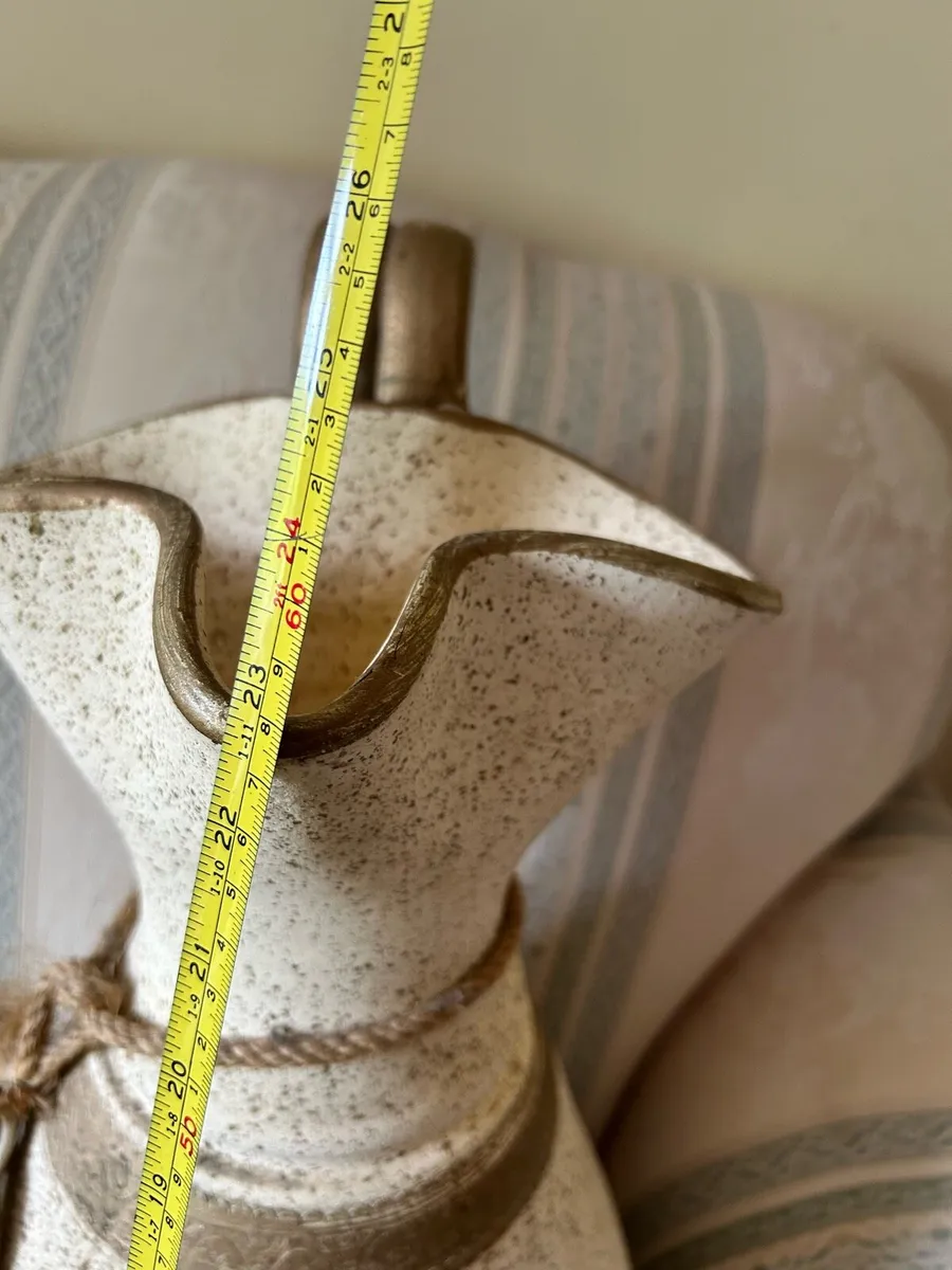 Large beige ceramic vase - Image 3