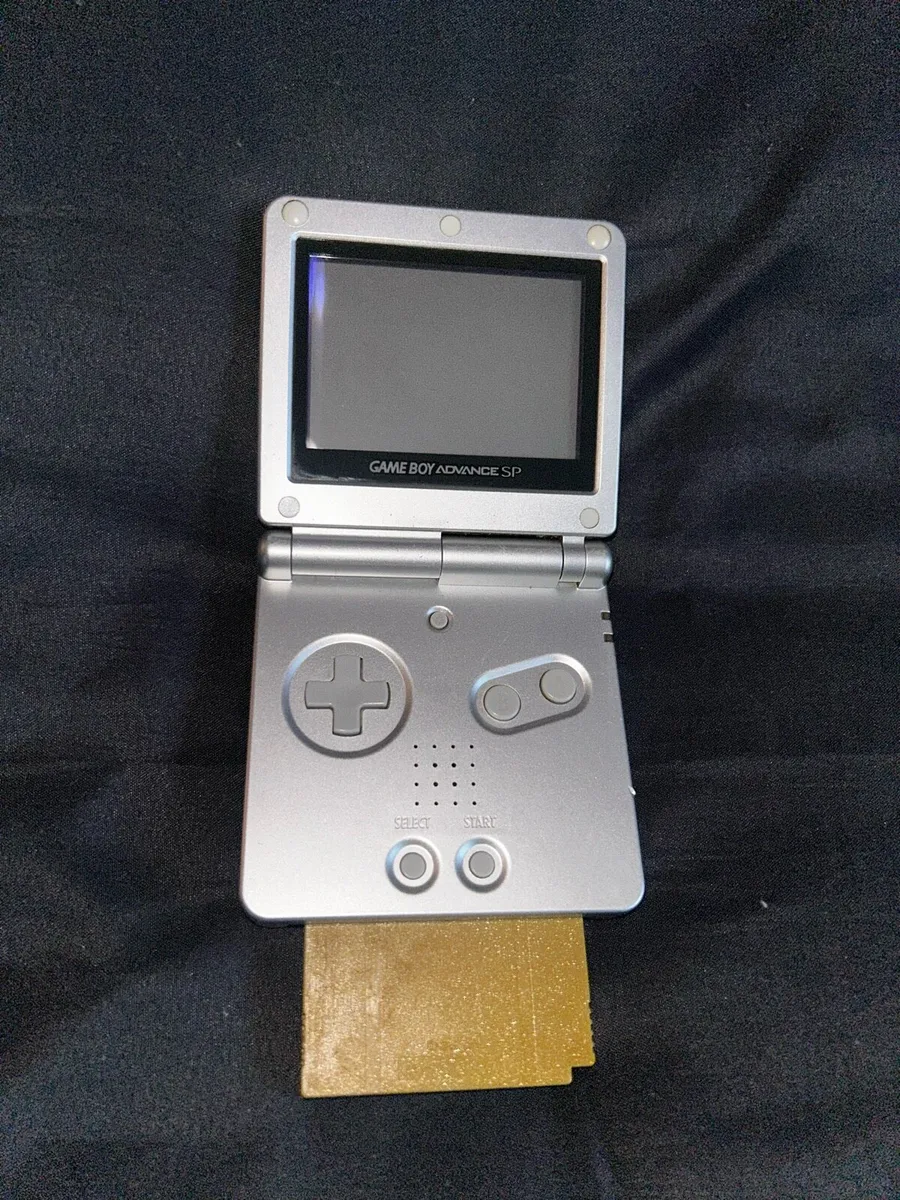 Gameboy Advanced SP Silver - Image 4