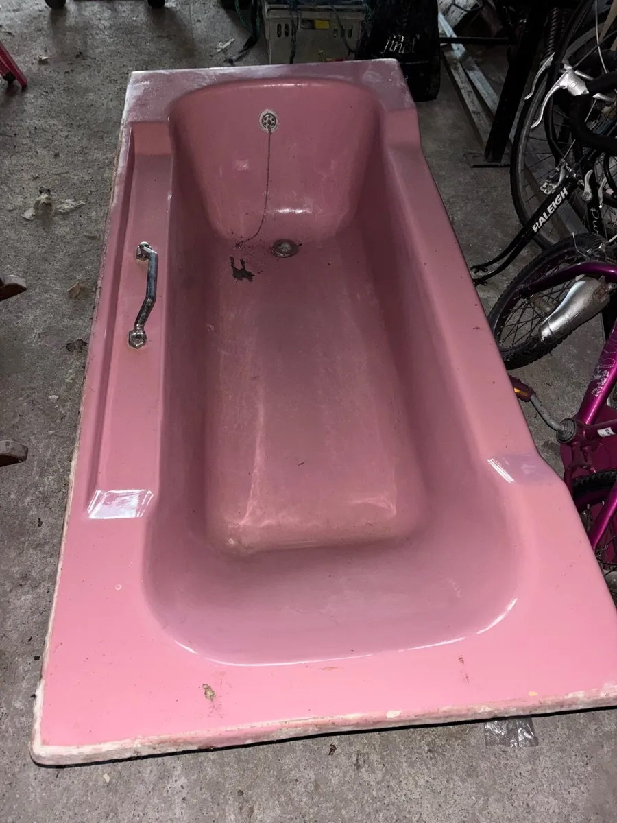 Vintage cast iron bath room suite - Image 2