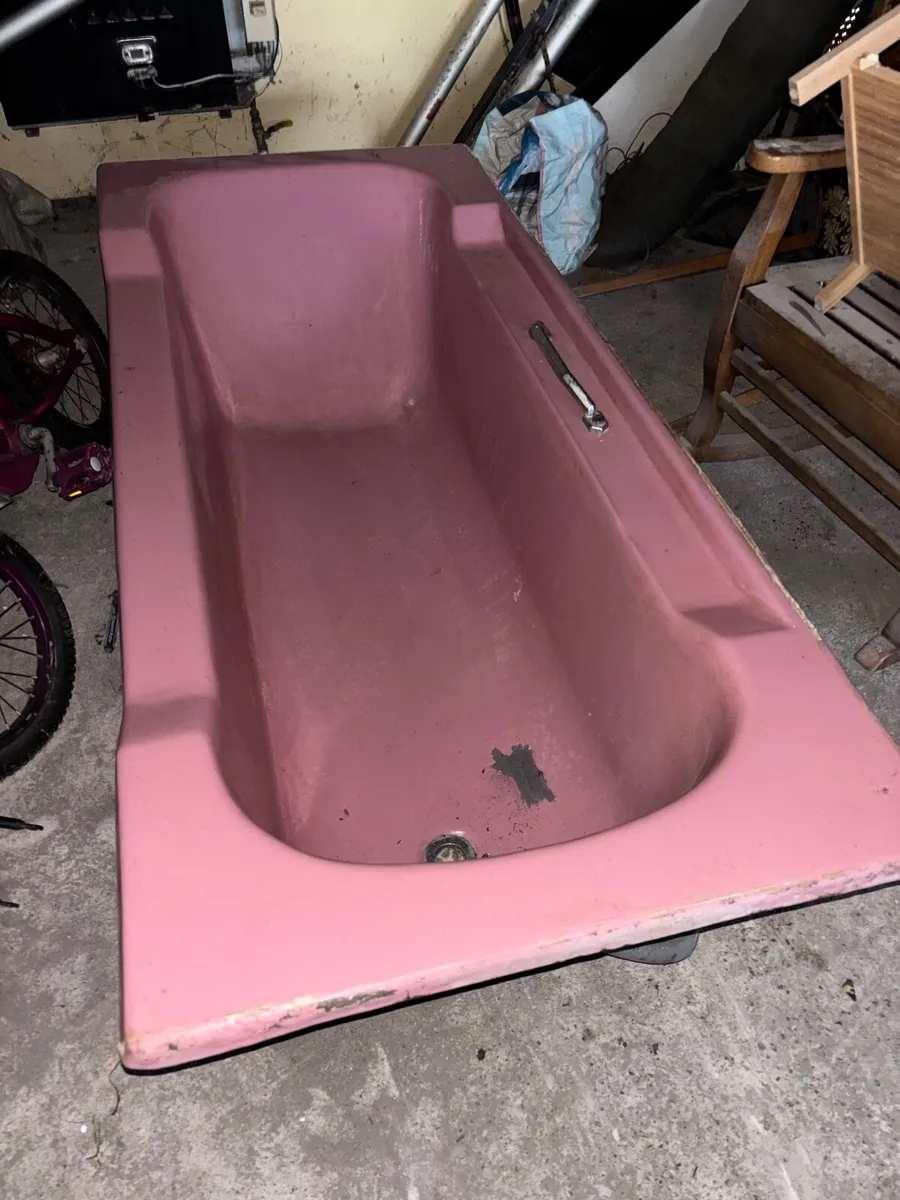 Vintage cast iron bath room suite - Image 4