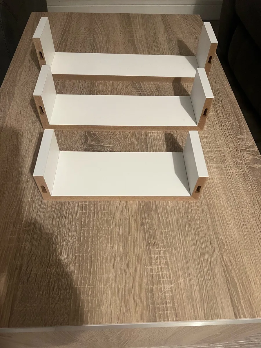 Wood shelves - Image 3