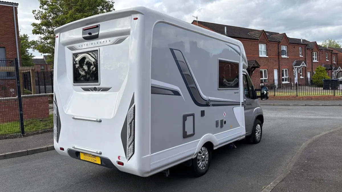 2022 AUTOSLEEPERS NUEVO EK 2 BERTH MOTORHOME - Image 4