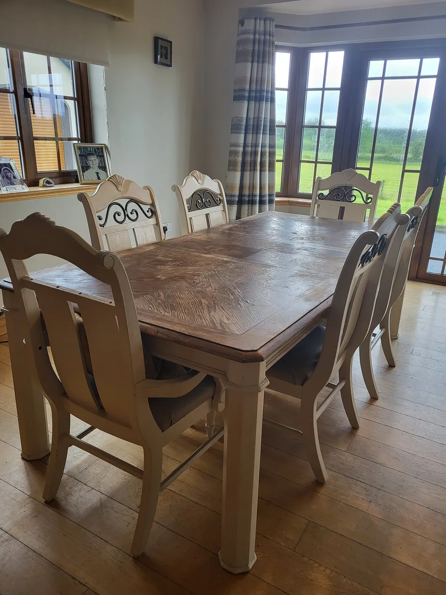 Dining table and chairs - Image 1