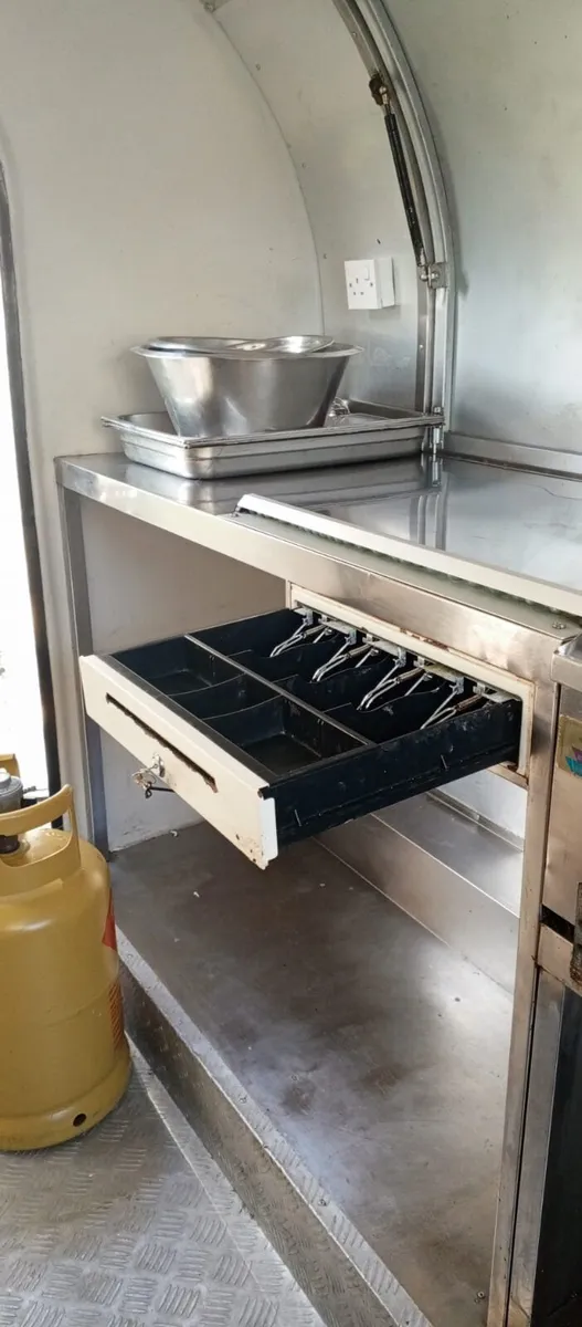 Food trailer - Image 3
