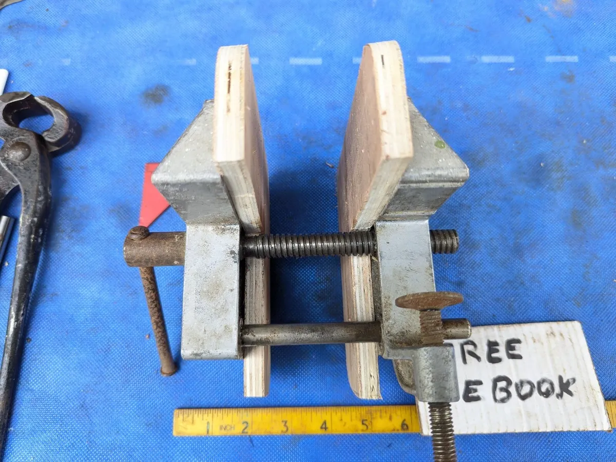 Stanley 702 Vice - Image 2