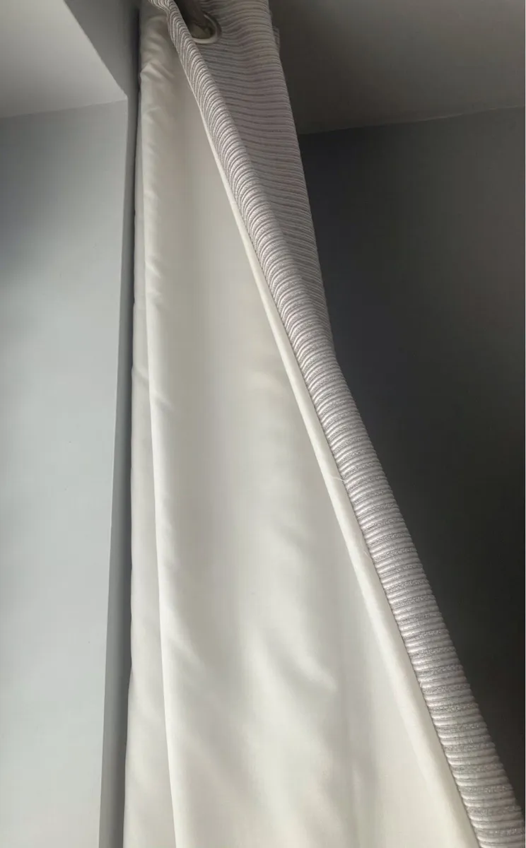 Curtains fully lined 90cm x 90cm - Image 2