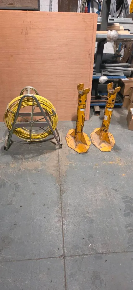 Cable puller fish rope