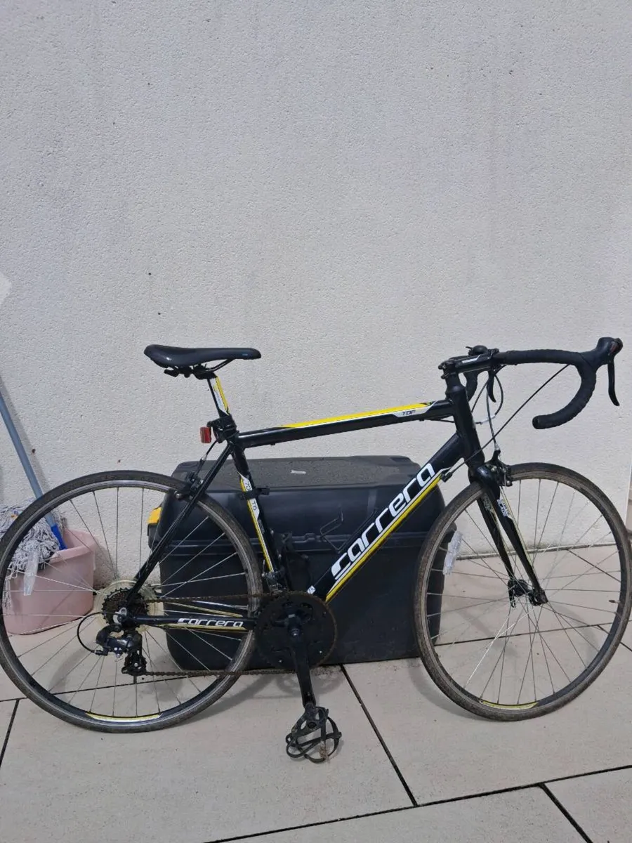 Carrera mens road bike - Image 1