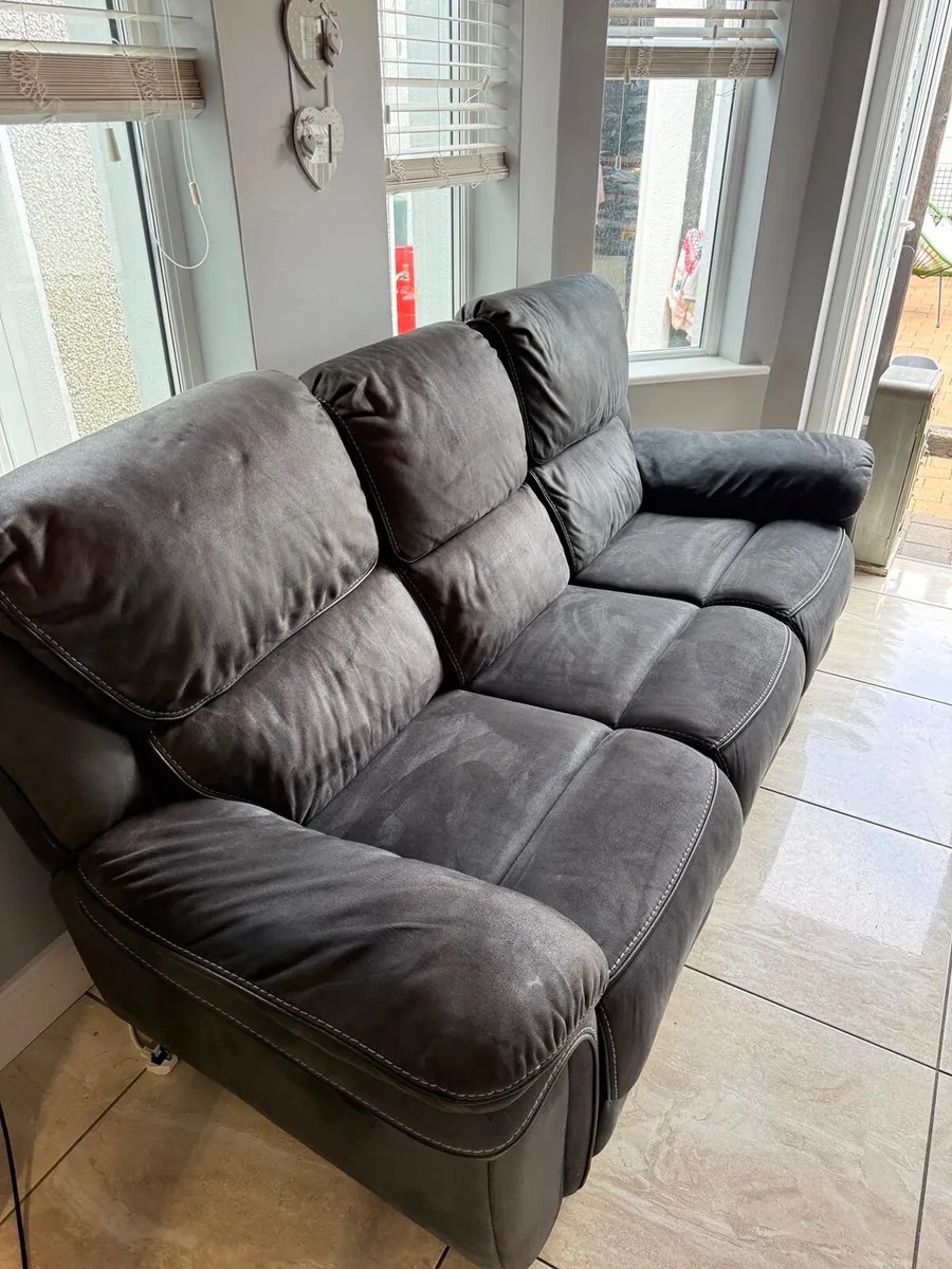 3 seater recliner sofa - Image 1
