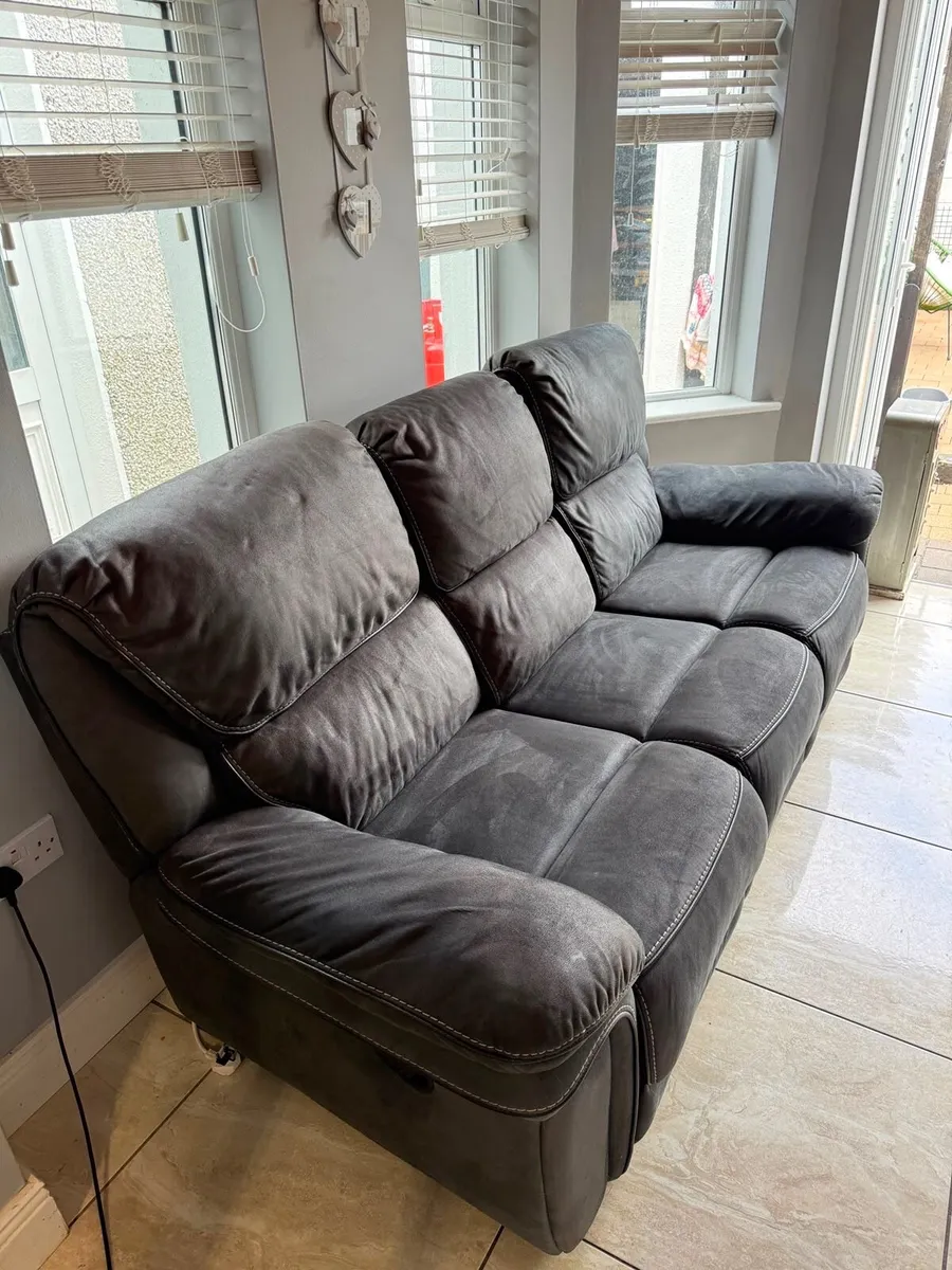 3 seater recliner sofa - Image 2