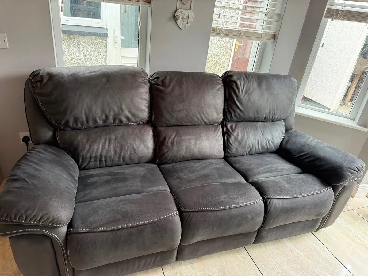 3 seater recliner sofa - Image 3