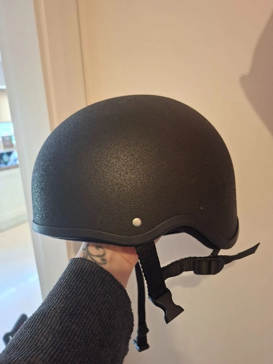 Horse riding helmet - Image 4