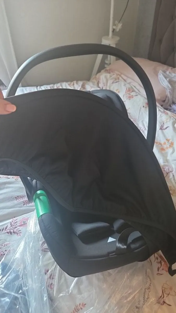 New born car seat - Image 4
