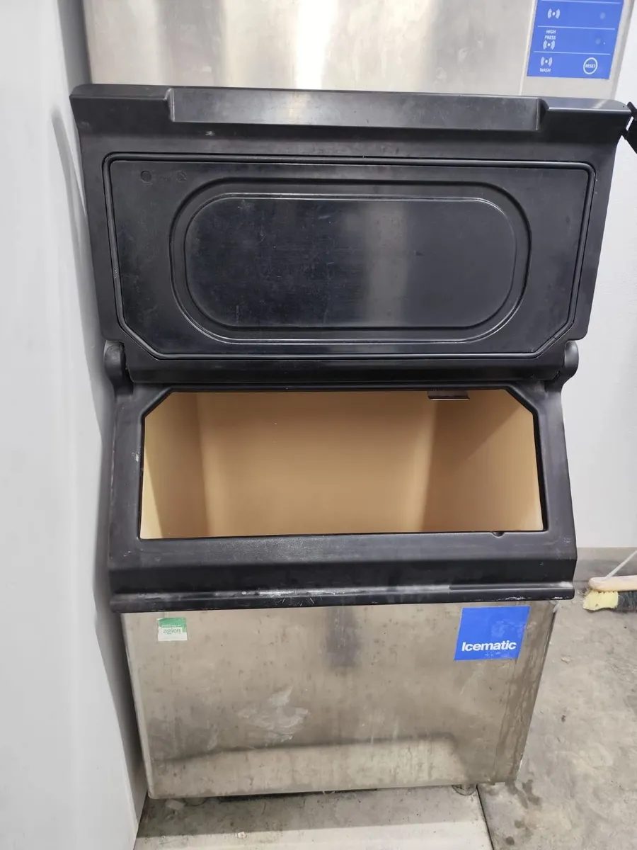 Ice machine Icematic insulated storage bin - Image 3