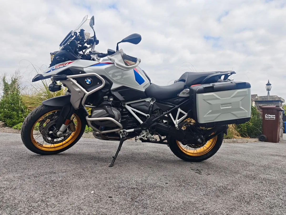 BMW 1250 GS 2022  Low Chassis & seat BMW warranty - Image 1