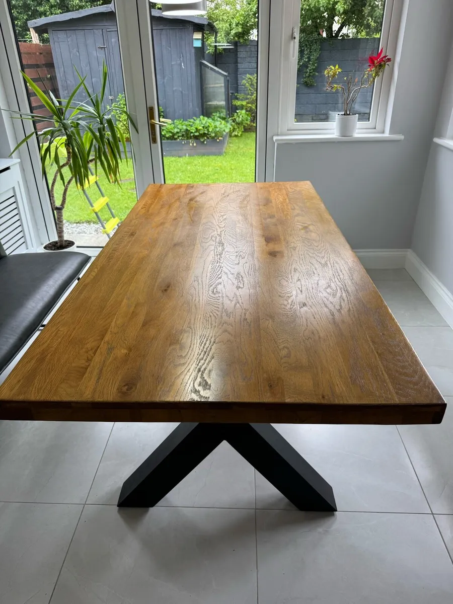 Dining table - Image 1
