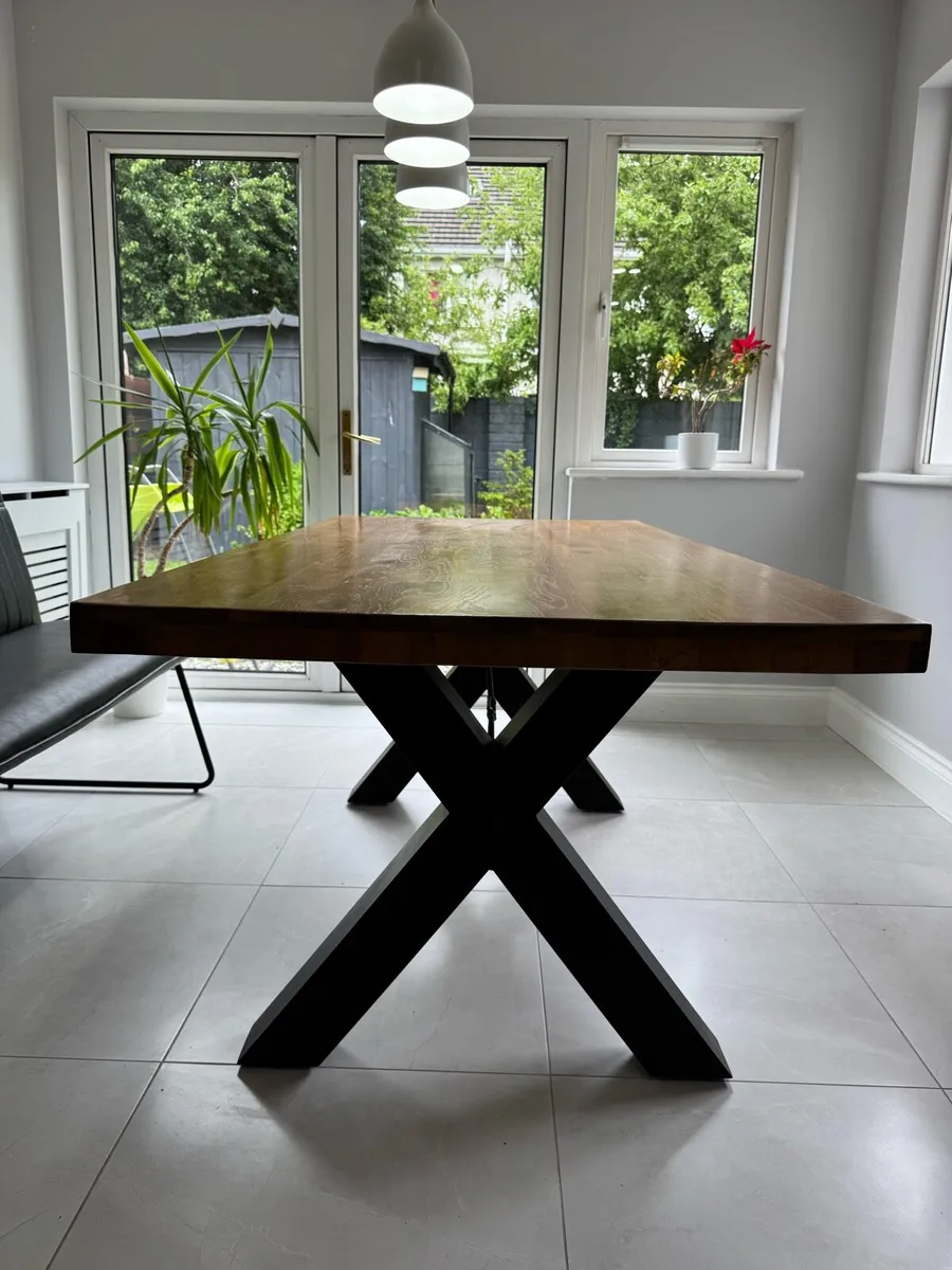 Dining table - Image 2