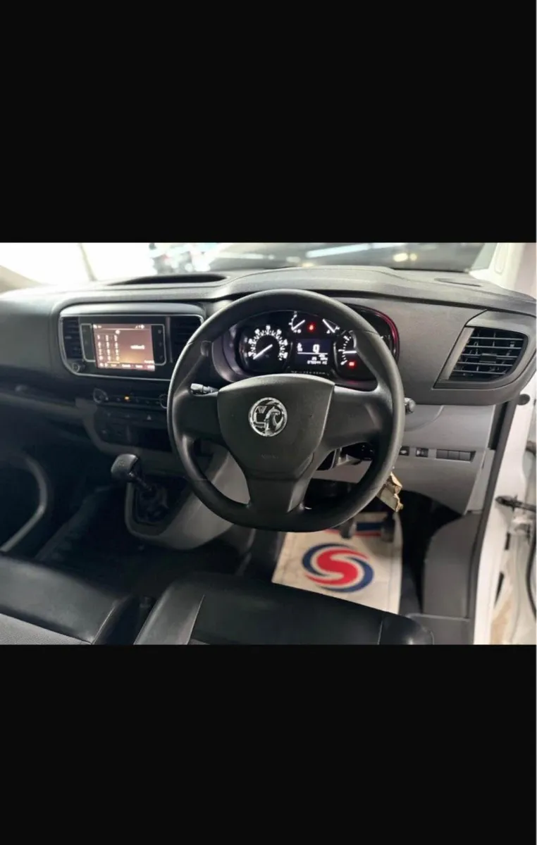 Vauxhall Vivaro 2.0D Fresh Doe 1 years tax - Image 4