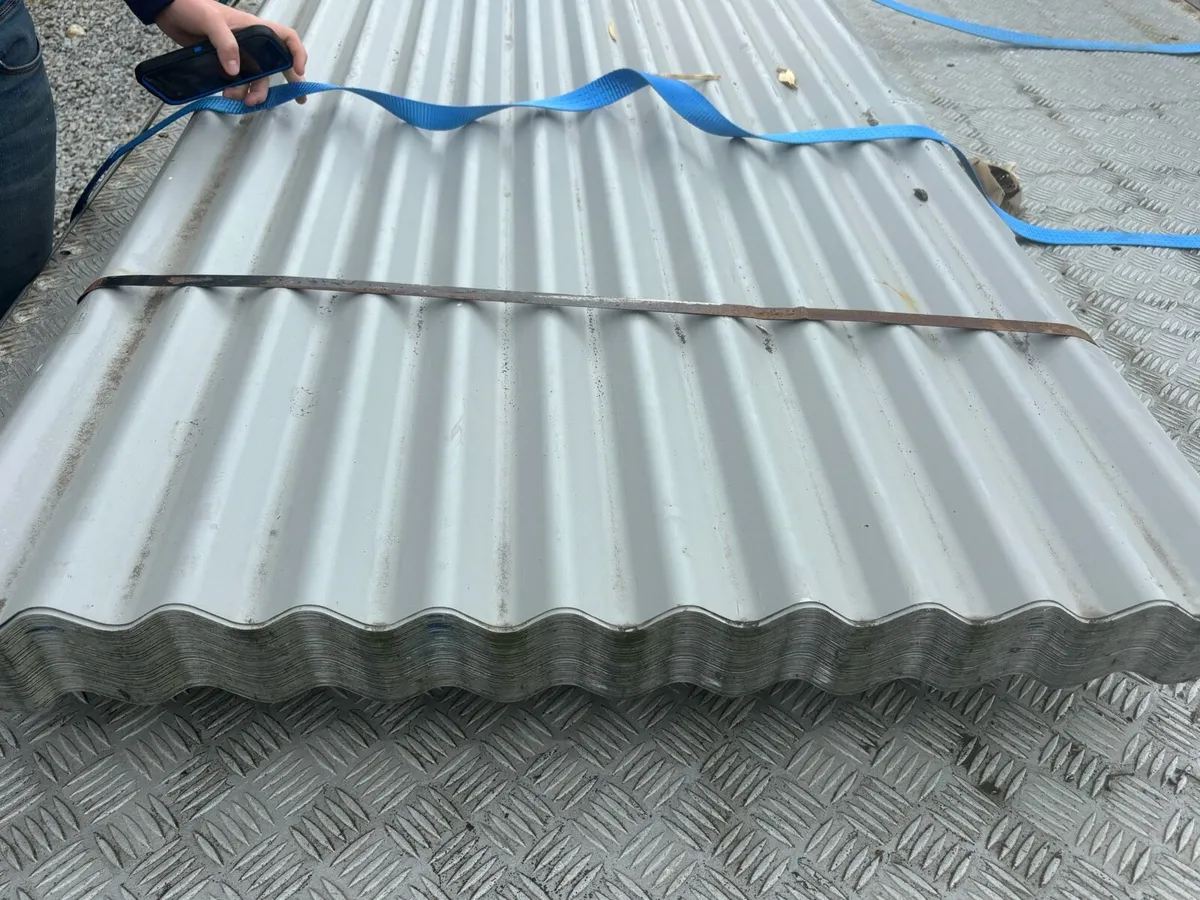 60 new 16ft corrugated 0.7gage sheeting €2600 ✅
