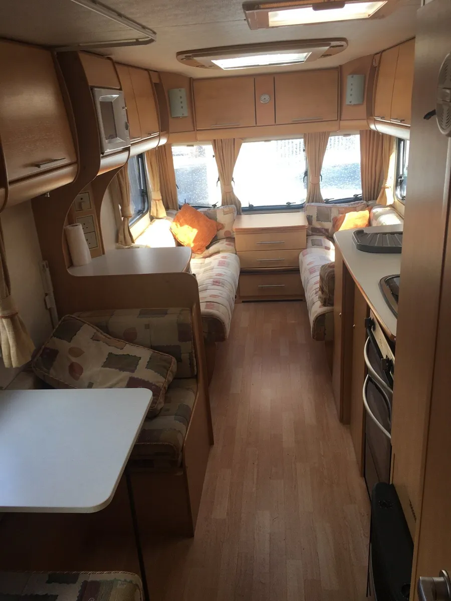 Bailey pageant 6 berth fixed bunk caravan - Image 4