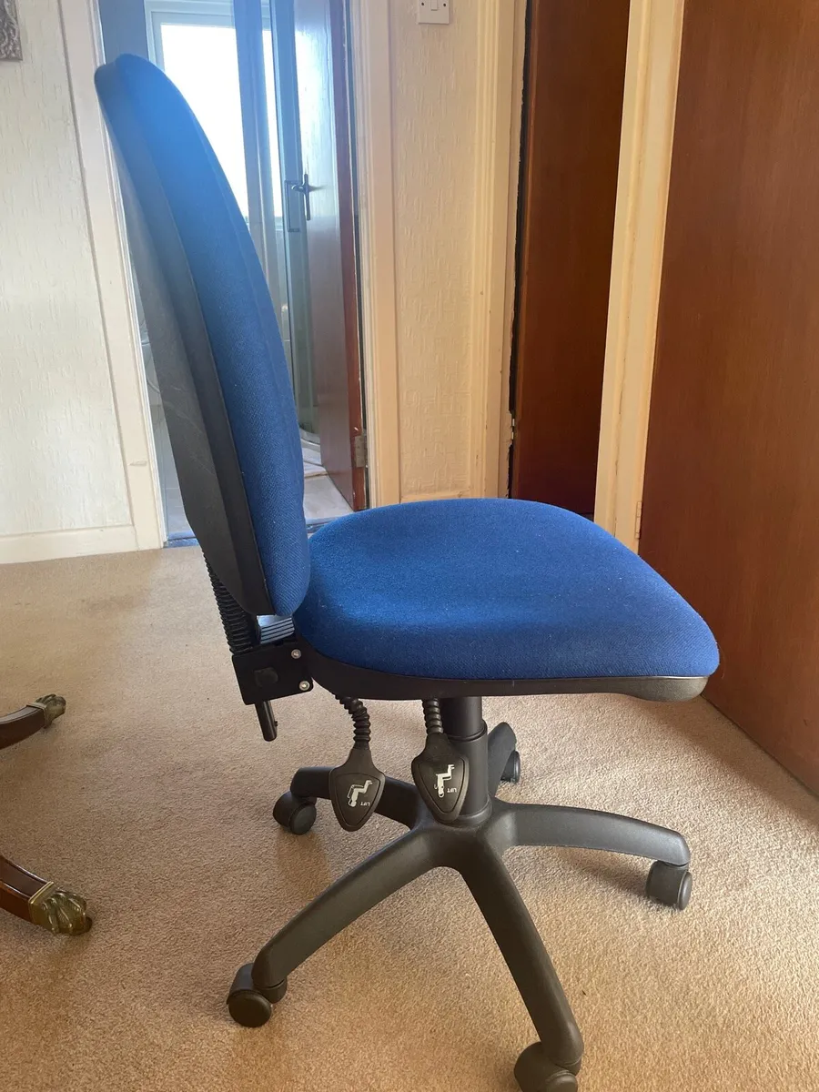 Office chair - Image 2