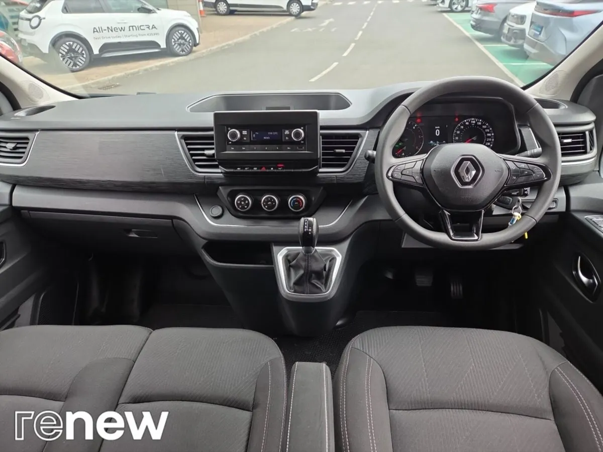 Renault Trafic Passenger **9 Seater COMBI L2 AUTO* - Image 3