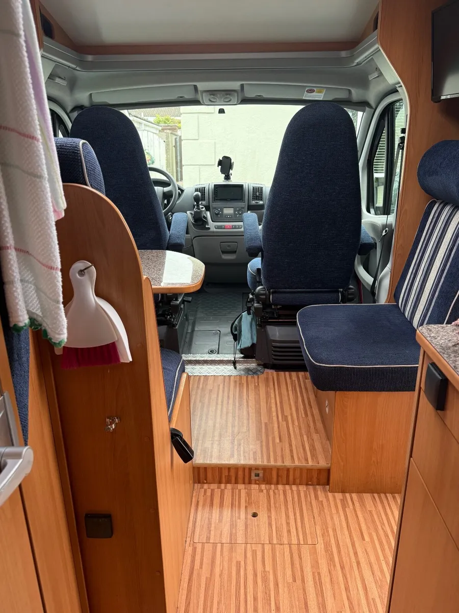 Dethleeffs Globebus Camper  2011 - Image 2