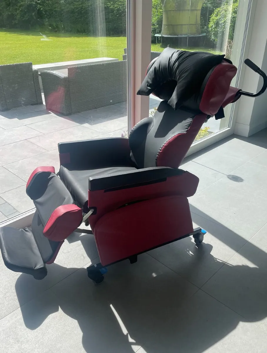 CareFlex HydroFlex Rehabilitation / Wheel Chair - Image 2