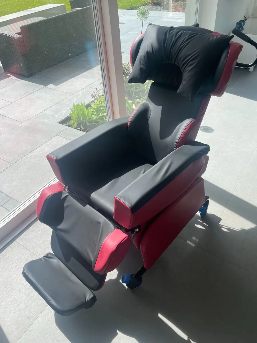 CareFlex HydroFlex Rehabilitation / Wheel Chair - Image 1