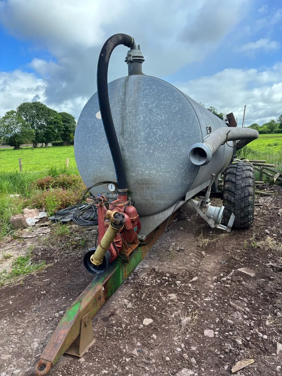 JR 1600 gallon vacuum tanker - Image 2