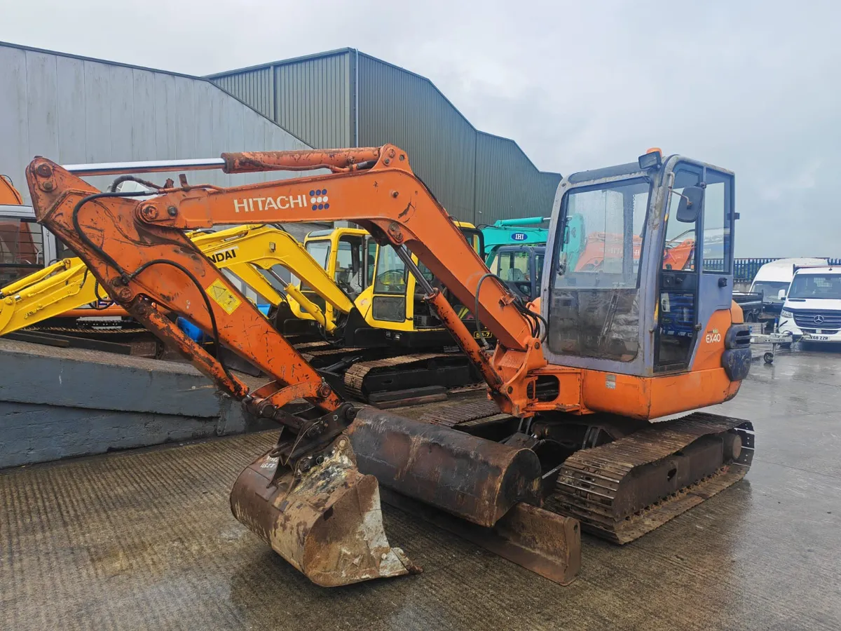 For Sale: Hitachi EX40-2 Mini Excavator - Image 3