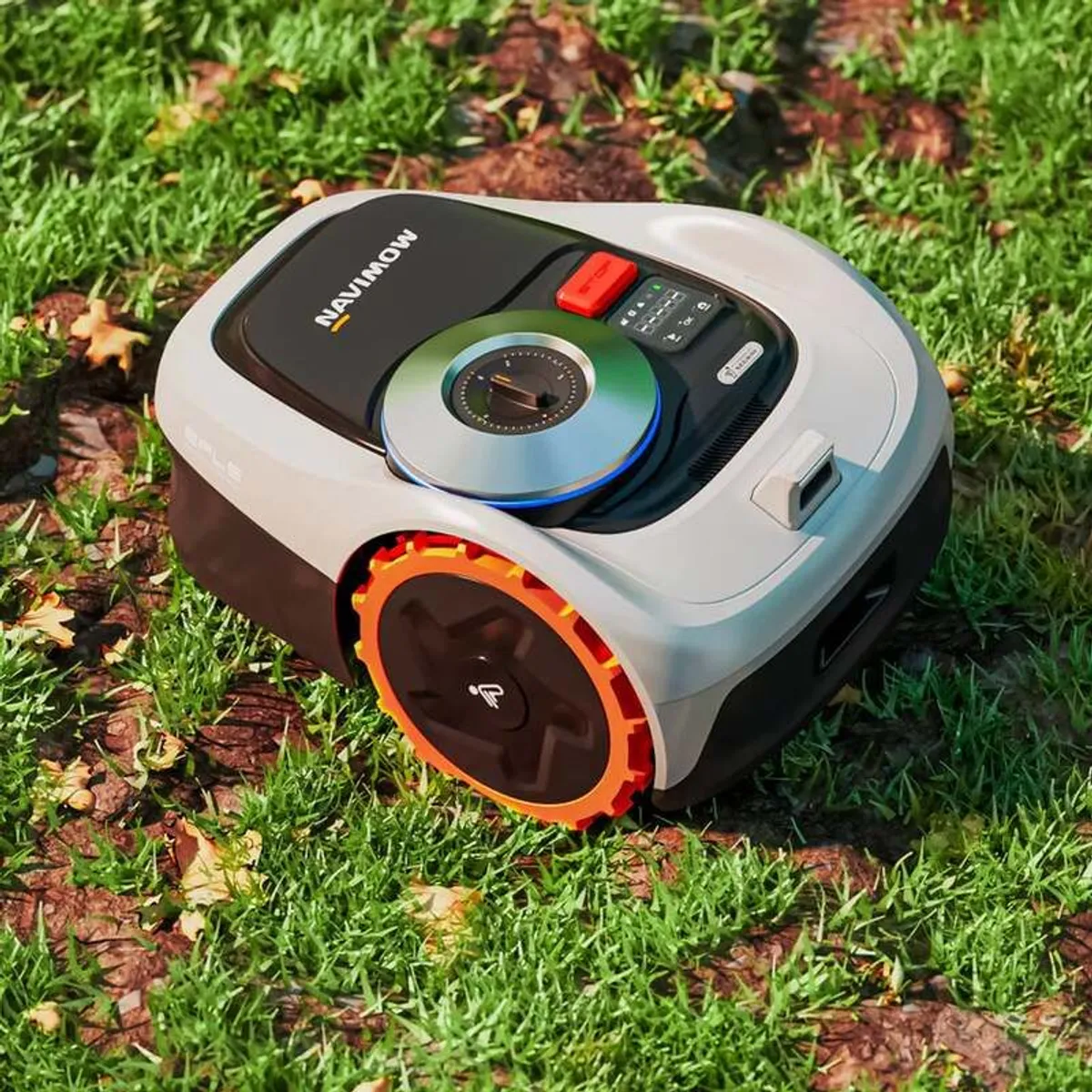 Segway Navimow i105 Wire-Free Robotic Lawnmower + Extra Blades - Excellent Condition - Image 1