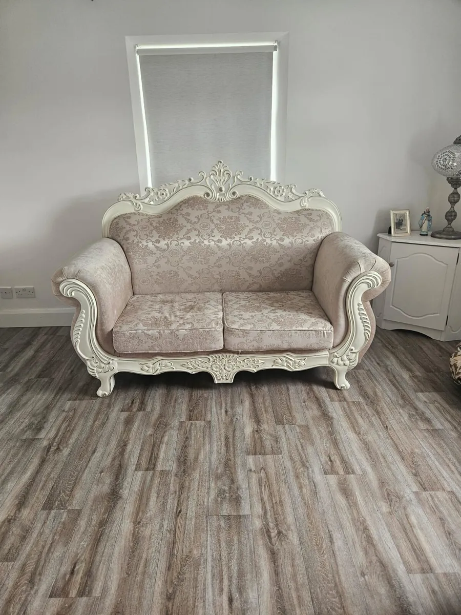 2 seater Couch - Image 1