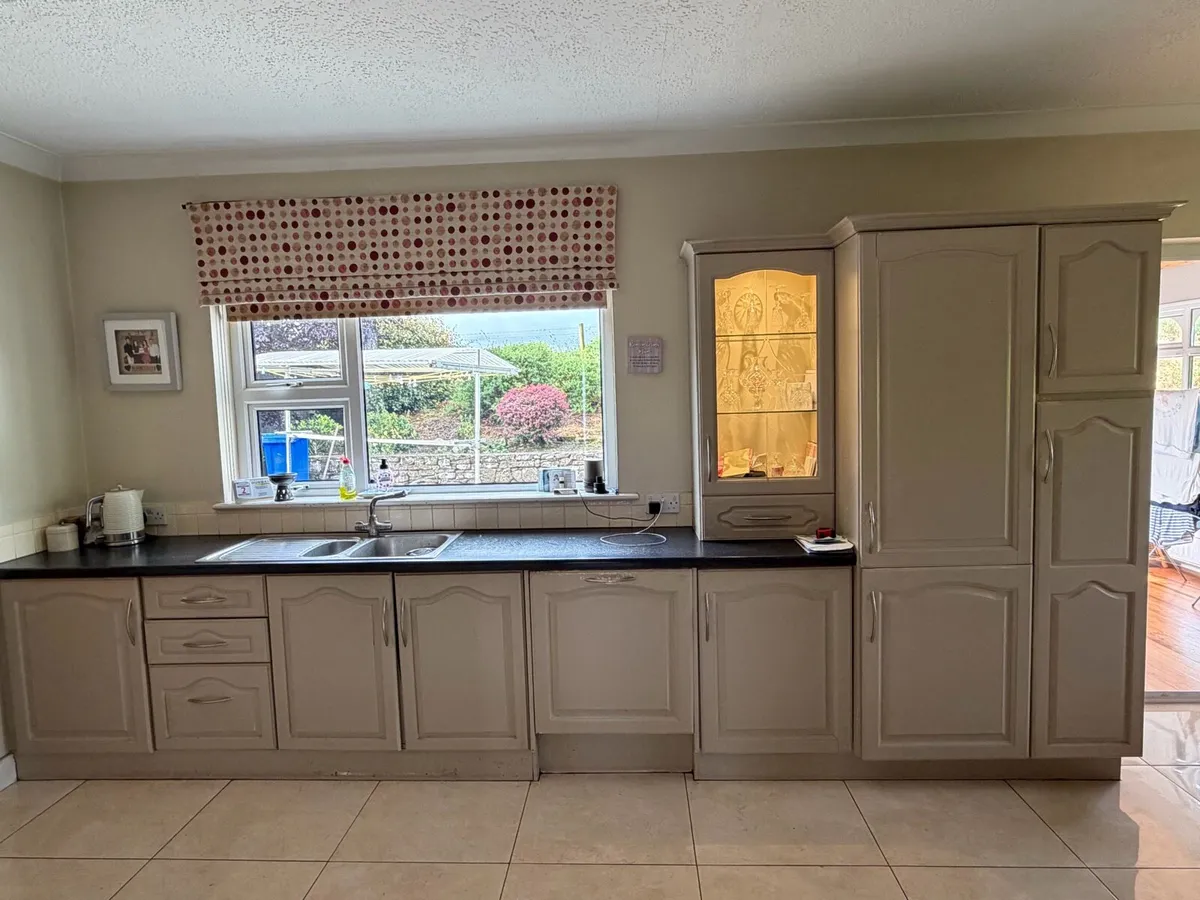 Kitchen Units - Image 2