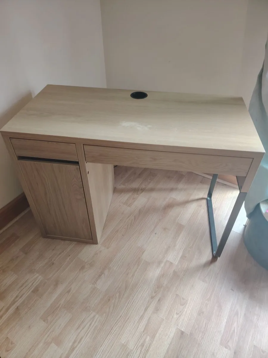 Desk and chair - Image 1