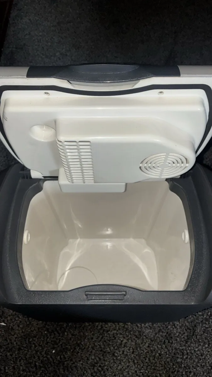 Halfords 12.5 litre cool box - Image 3