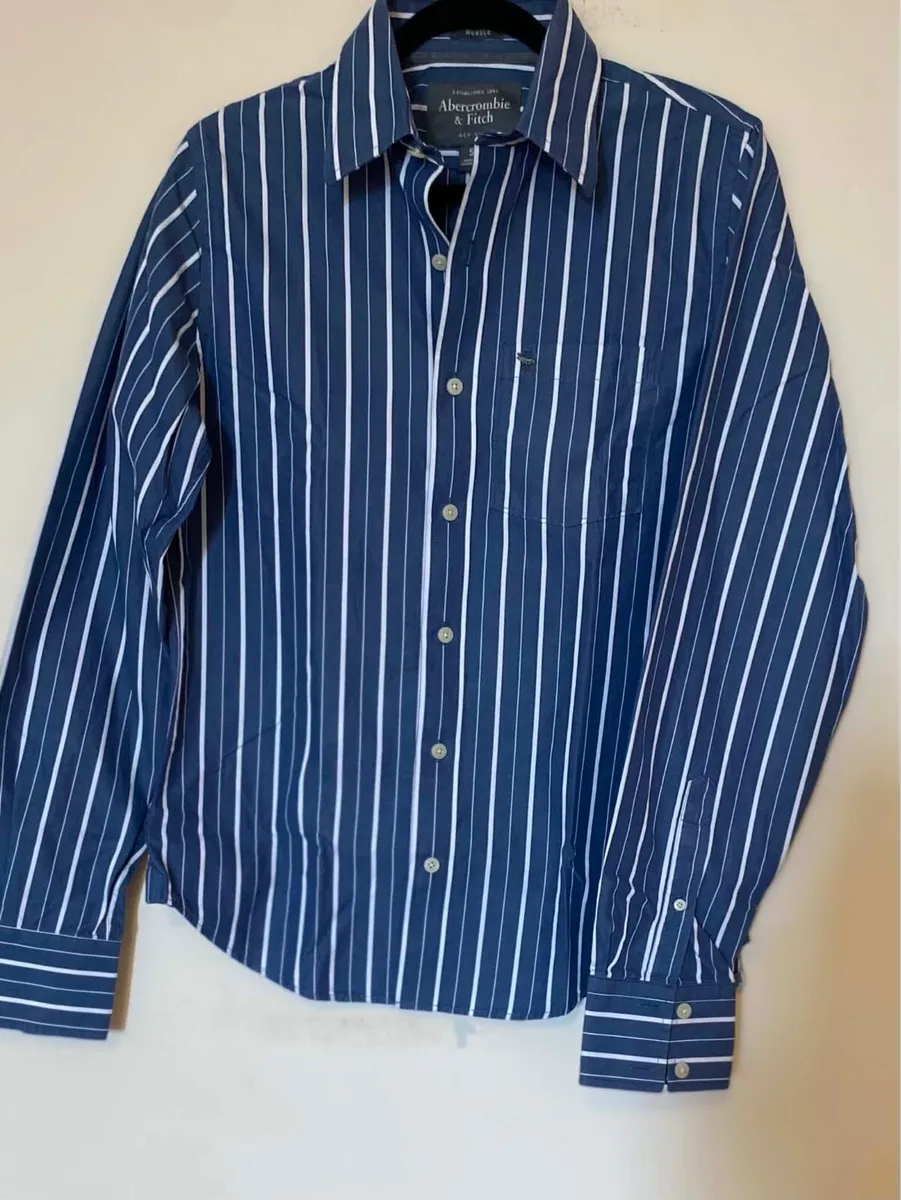 Abercrombie & Fitch casual shirt - size Small - Image 1