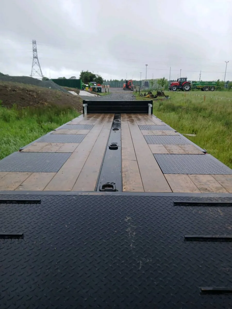 Low loader - Image 2